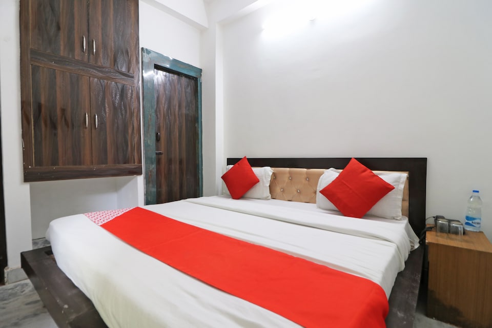 OYO 49486 City Residency, Noida Industrial Area Mamura, Noida