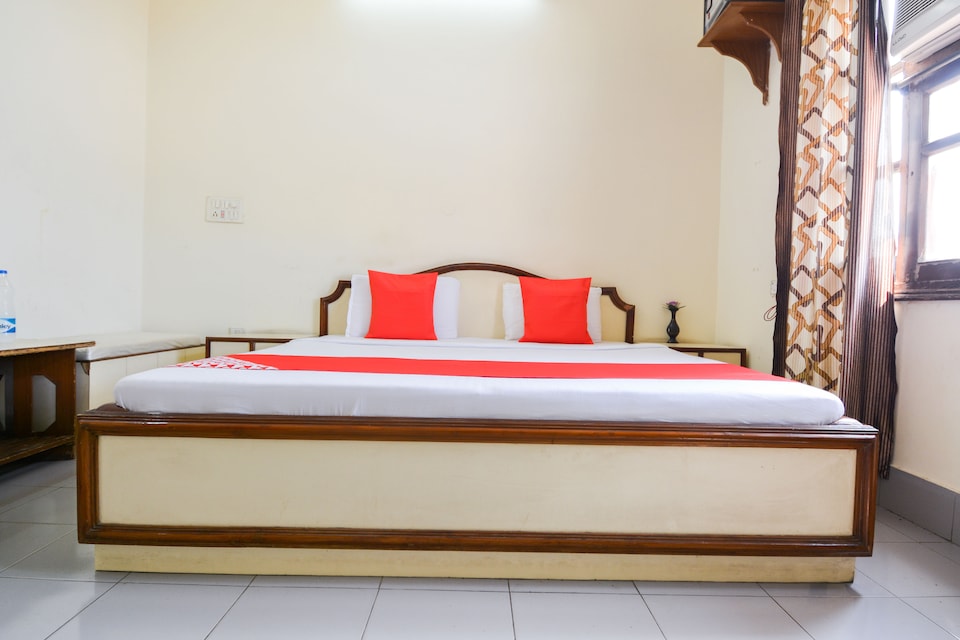 OYO 49500 Hotel Decent, Barnala, Barnala