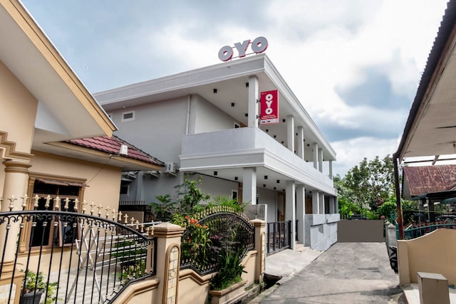 OYO 1476 Asoka Family Residence