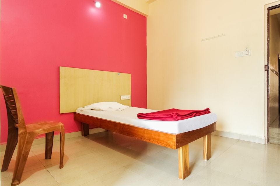 OYO 49517 Hotel Hoysala Deluxe Lodging, Hubli, Hubli-Dharwad