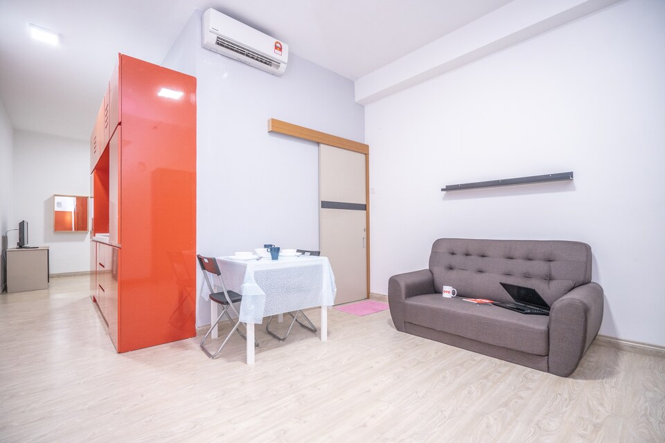 OYO Home 89359 Homely Studio Empire City Halo Sunday, Damansara Perdana, Petaling Jaya