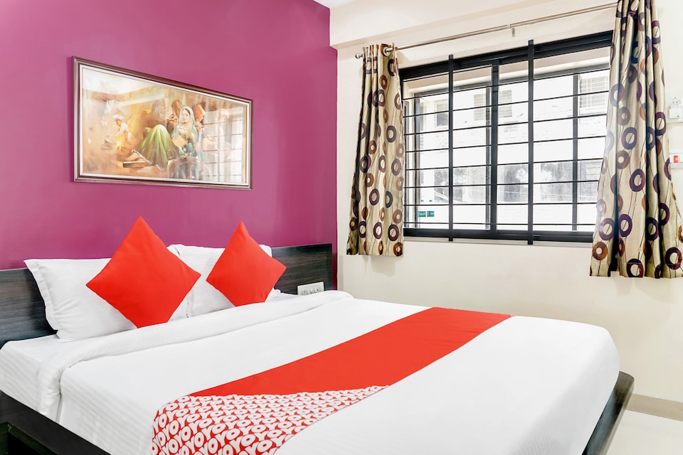 OYO 49542 Balaji Lodge, Malshiras, Solapur