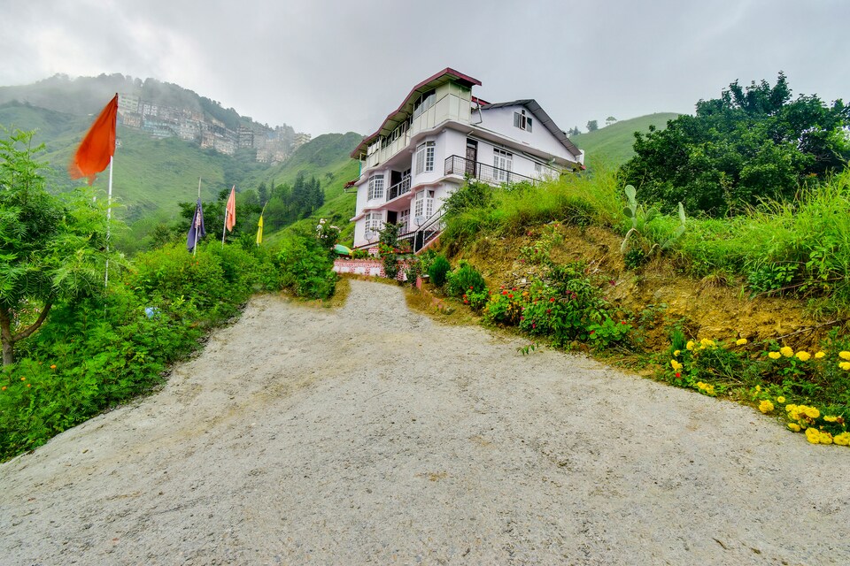 OYO Home 49549 Graceful Stay Bhattakuffer, Sanjauli, Shimla