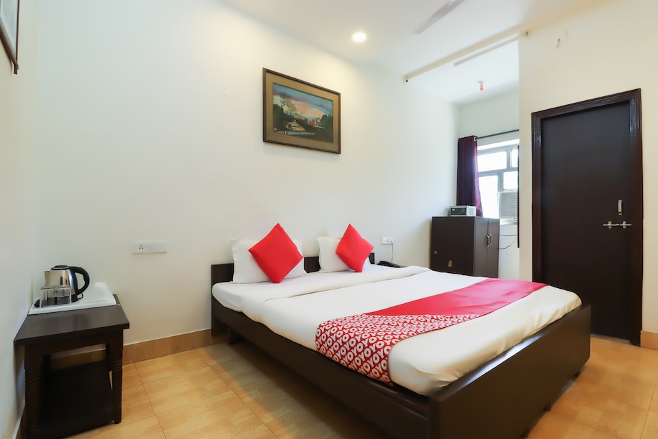 OYO 49568 Vrindavan Guest House, Sultanpur, Sultanpur