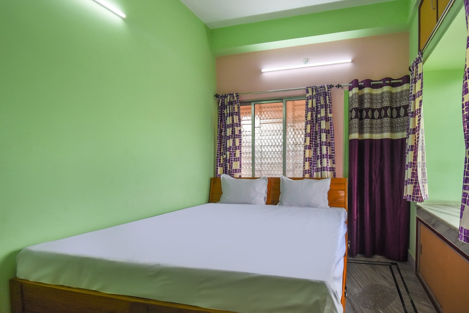 SPOT ON 49570 Sreema Guest House, VIP Road Kolkata, Kolkata