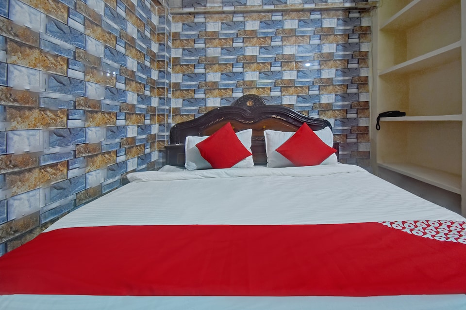 SPOT ON 49571 Hotel Rock On, Padav, Gwalior