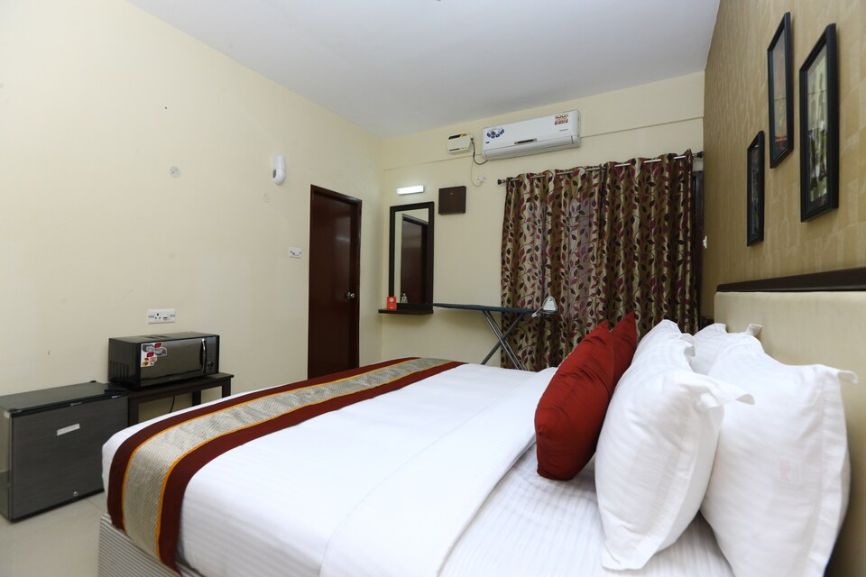 Live as CHN562, OMR Chennai, Chennai