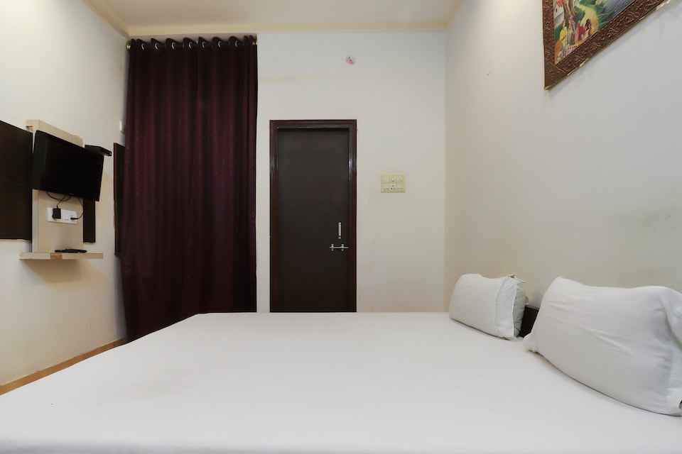 SPOT ON 49573 Spot On Vrindavan Guest House, Sultanpur, सुल्तानपुर