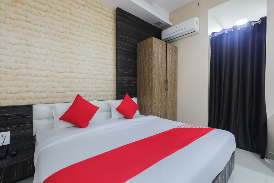 OYO 49599 Pingaksh , Mahakal Temple, Ujjain