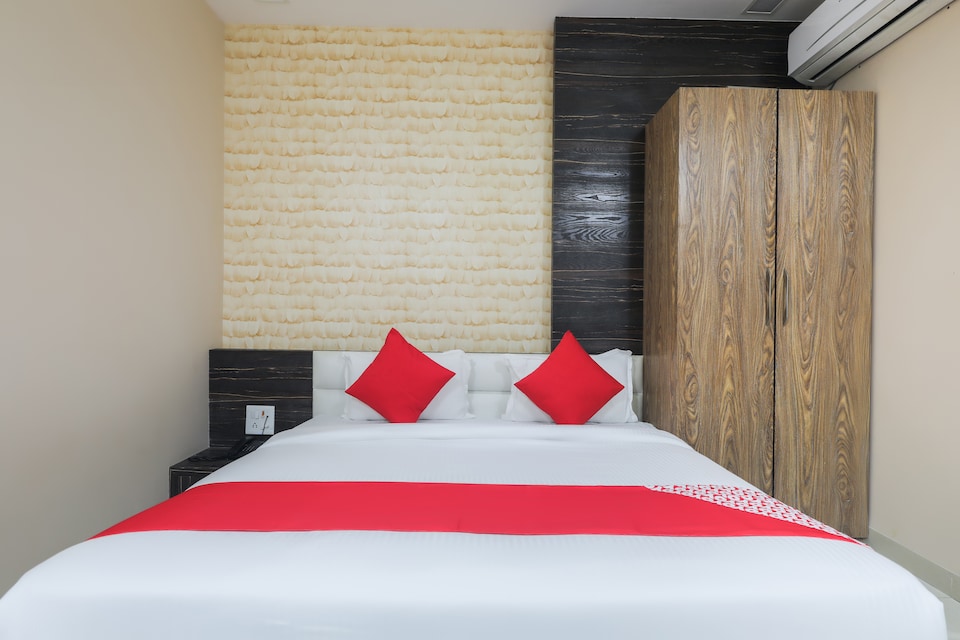 OYO 49599 Pingaksh , Mahakal Temple, Ujjain