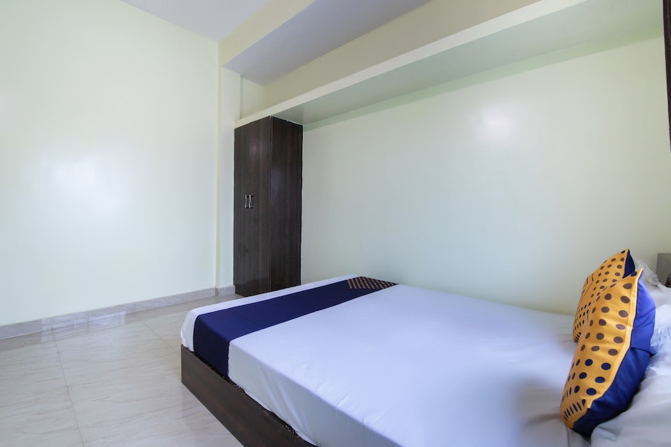 SPOT ON 49607 Surya cl 7 lodge and restaurant, Nandagudi, Hoskote