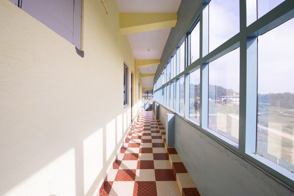 SPOT ON 49607 Surya cl 7 lodge and restaurant, Nandagudi, Hoskote