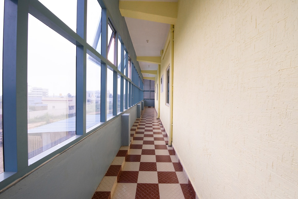 SPOT ON 49607 Surya cl 7 lodge and restaurant, Nandagudi, Hoskote