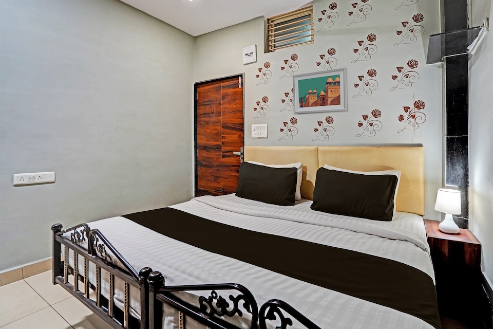 Flagship Hotel Sai Inn, Ashram Road Ahmedabad, Ahmedabad