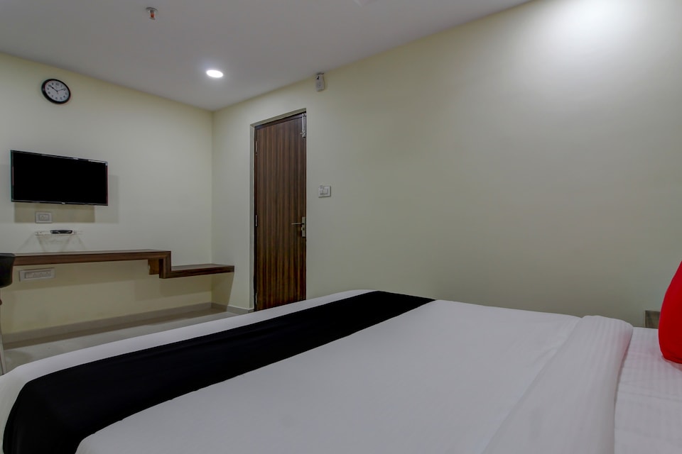 Capital O 49632 Mkr Regency, Vijayawada Guntur Highway, Vijayawada