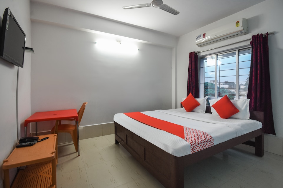 OYO 49634 Udayan Lodge, Suri, Shantiniketan