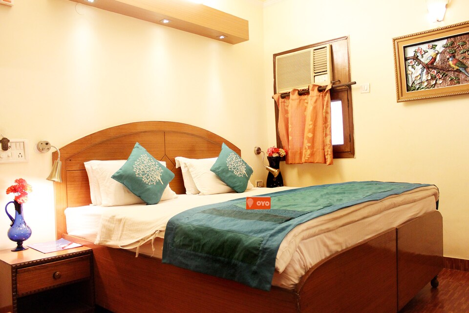 OYO Rooms 045 Noida DND Flyway, Noida Stadium, Noida