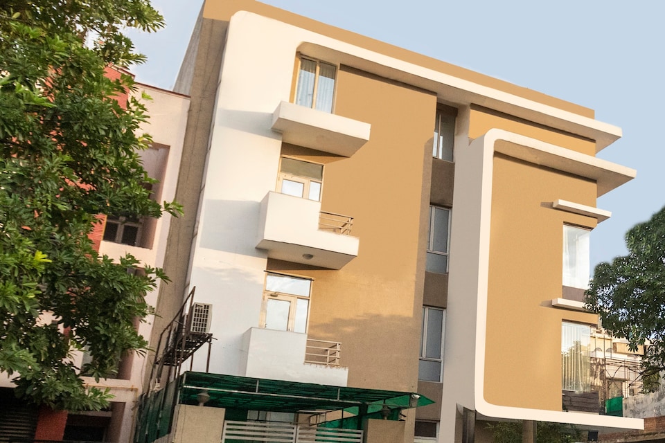 Capital O 49645 Metropolitan Grand, Noida City Metro, Noida