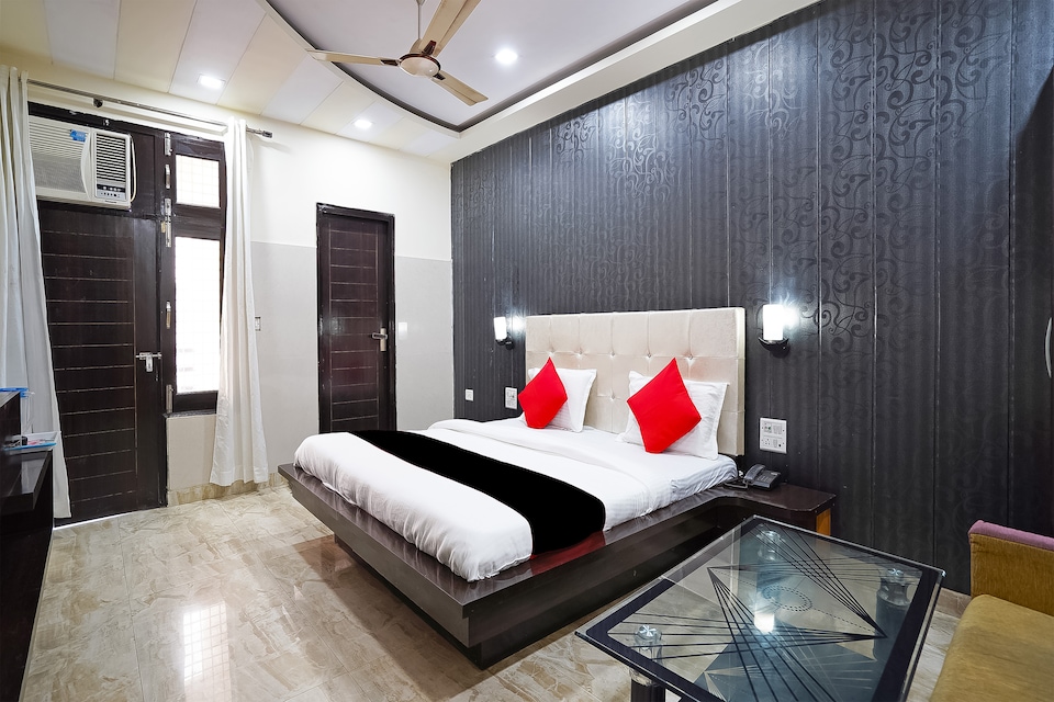 Capital O 49673 Hotel Grand Palace, Meerut, Meerut