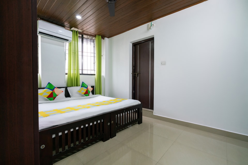 OYO Home 49697 Aj Apartments, Kakkanad Kochi, Kochi