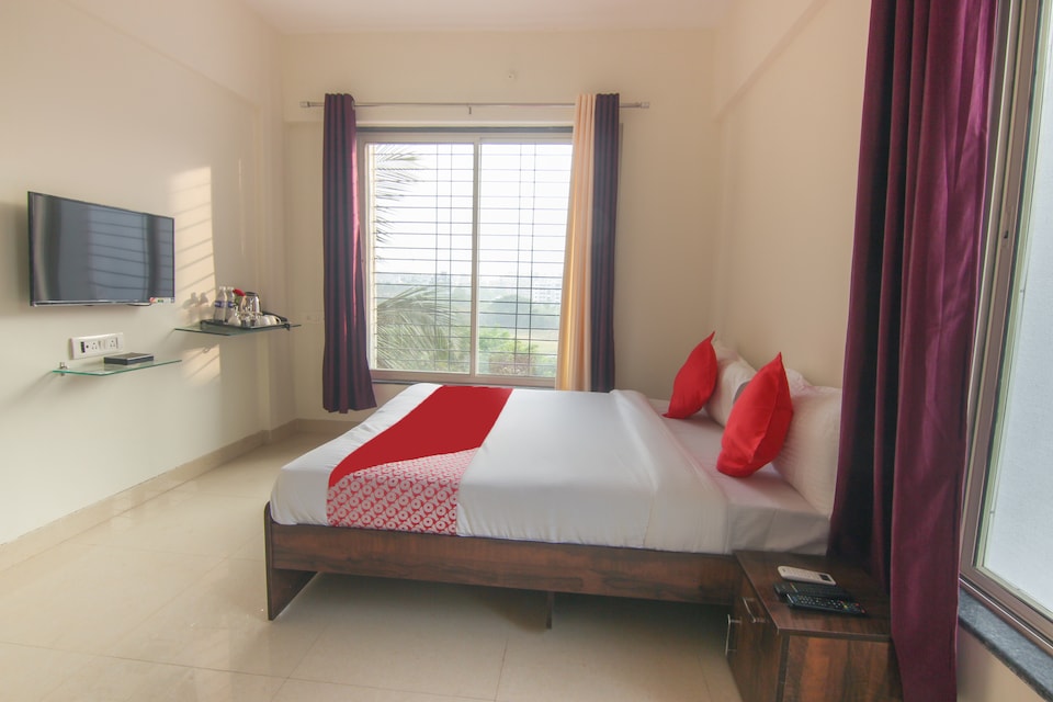 live under PUN2114, Viman Nagar, Pune