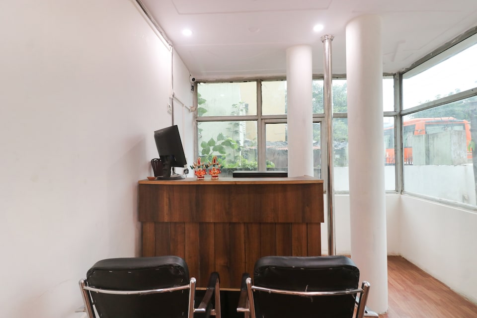 OYO 49706 The Rai's Inn, Cantt, Varanasi