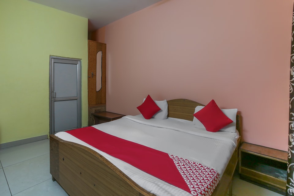 OYO 49725 Om Guest House , Chintpurni, Chintpurni