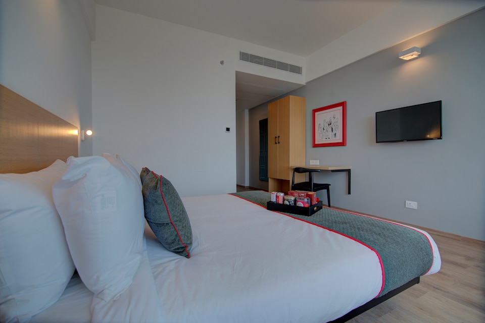 OYO Townhouse 122 Gomti Nagar Extension, Gomti Nagar Extension Lucknow, Lucknow