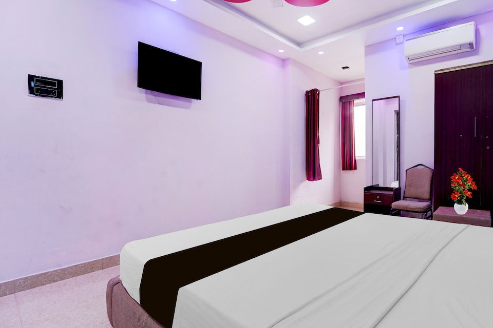 Collection O Nagapattinam Bus Terminal Formerly Yazhisai Residency, Nagapattinam city, Nagapattinam