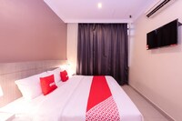 Super OYO Capital O 89366 Spring Inn Hotel