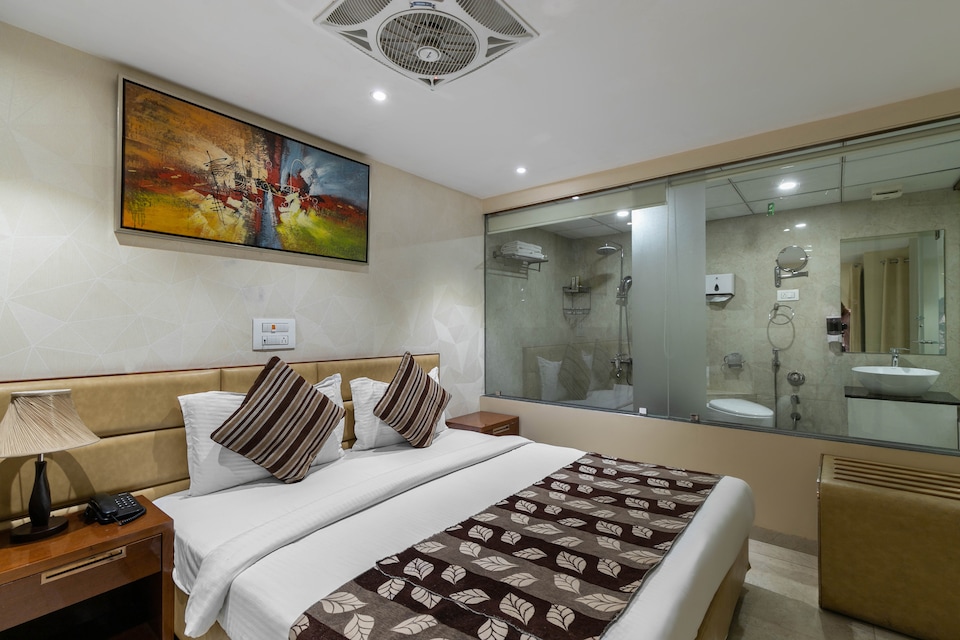 Palette - Hotel King's Heritage, Surat Railway Station, Surat