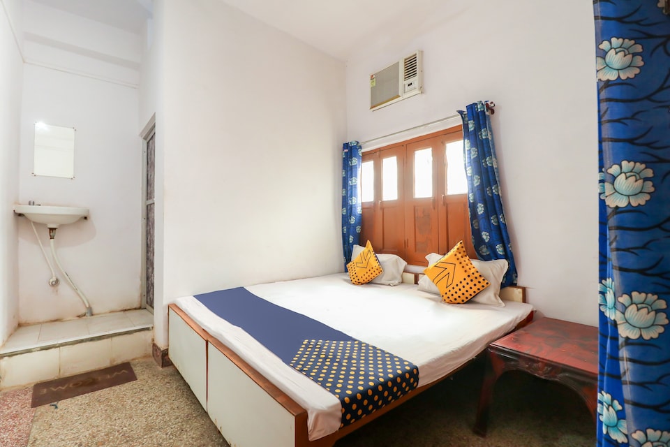 SPOT ON 49789 Hotel Radiant, Azamgarh, Azamgarh