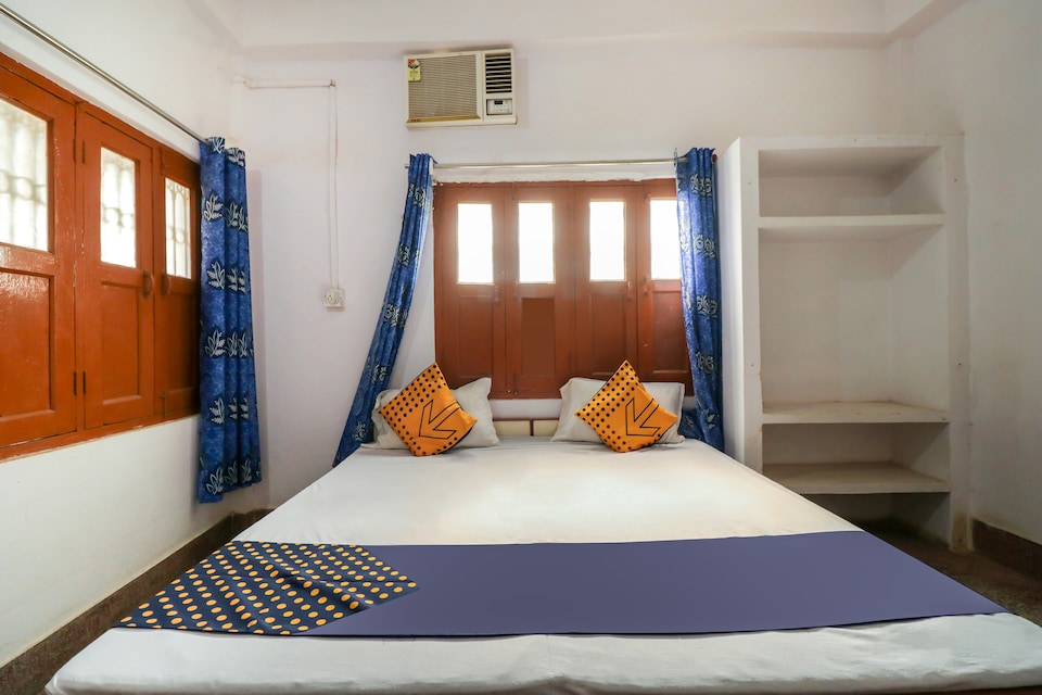 SPOT ON 49789 Hotel Radiant, Azamgarh, Azamgarh