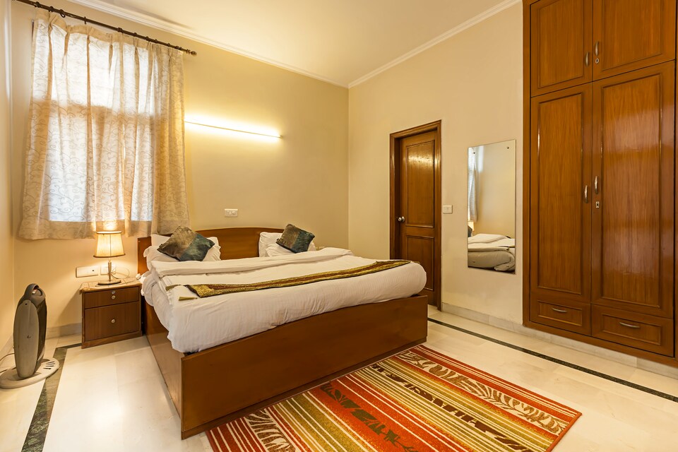 OYO Premium 013 Noida Expressway (Blocked), Noida Expressway SEZ, Noida