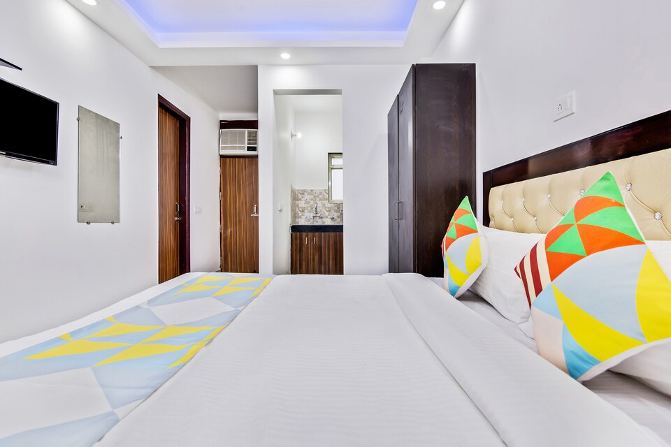 OYO 49801 Comfortable Studio Paras Hospital, DLF 4 Gurgaon, Gurgaon