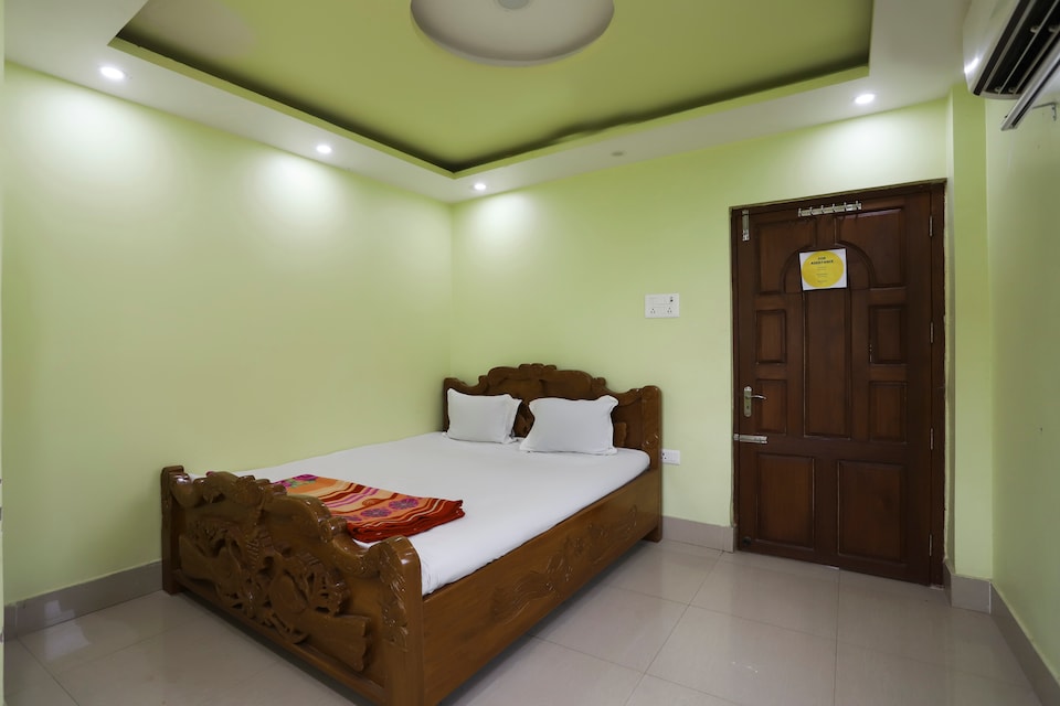 SPOT ON 49815 Hotel Luvkush, Shahpur-Patori, Samastipur