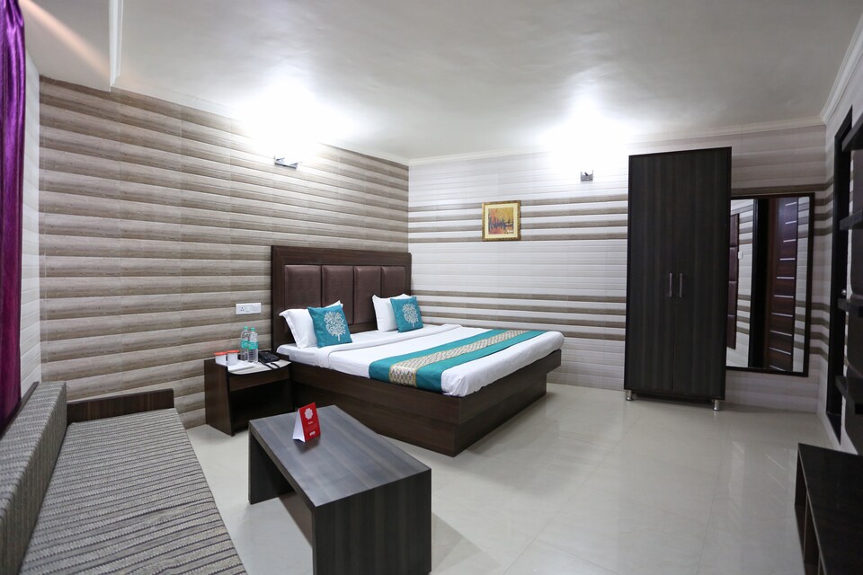OYO 4872 Hotel Cloud7, Mall Road Nainital, Nainital