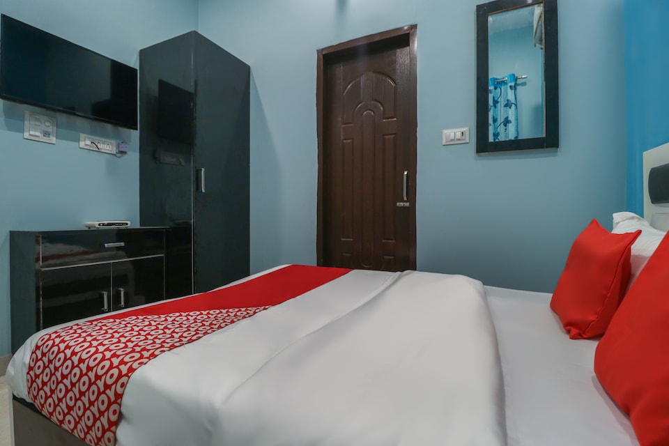 OYO 49825 Prakash Lounge, Jalandhar Bus Stand, Jalandhar