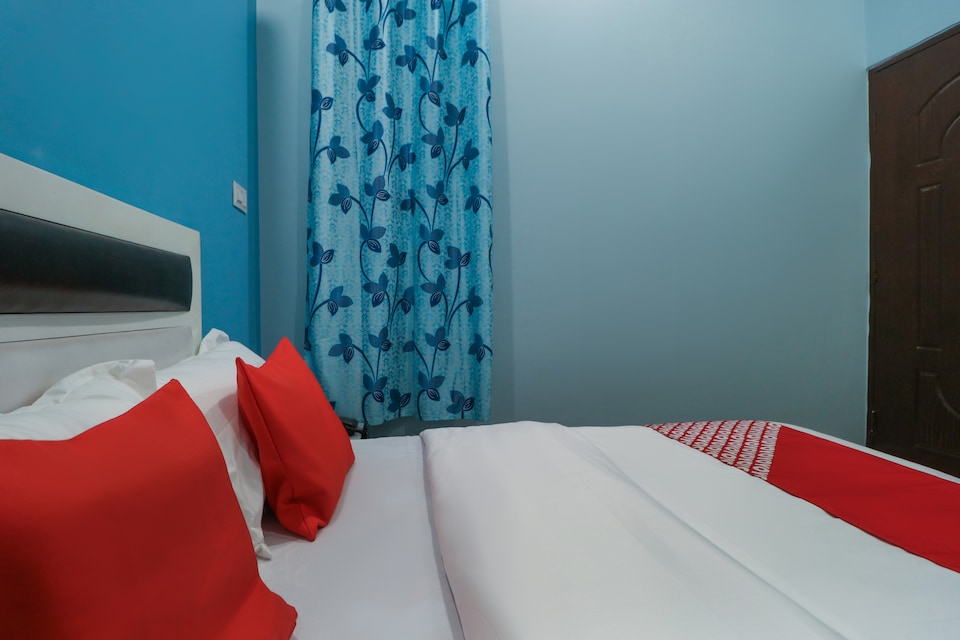 OYO 49825 Prakash Lounge, Jalandhar Bus Stand, Jalandhar