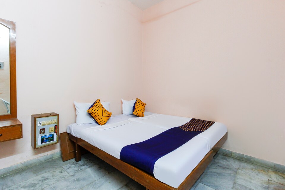 SPOT ON 49828 Hotel Meenakshi , Villupuram, विल्लुपुरम