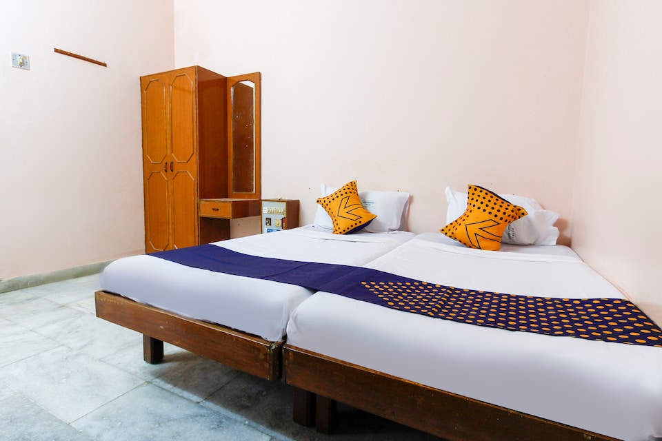 SPOT ON 49828 Hotel Meenakshi , Villupuram, विल्लुपुरम