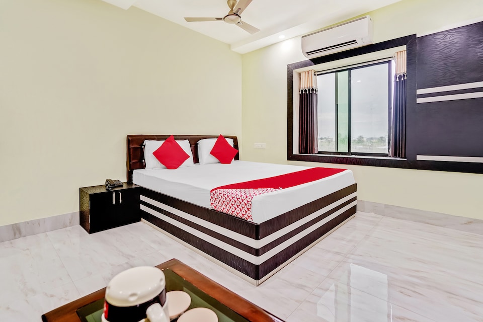 OYO 49844 Hotel Chancellor Grand, Bapuji Nagar, Bhubaneswar