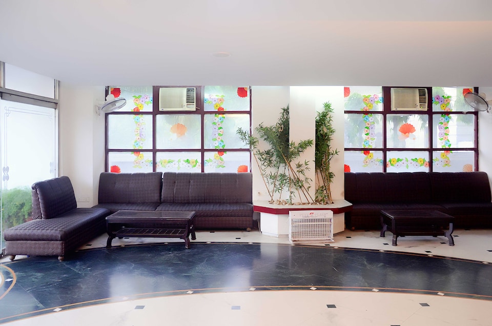 OYO 4876 Hotel Amber, Charbagh Lucknow, Lucknow