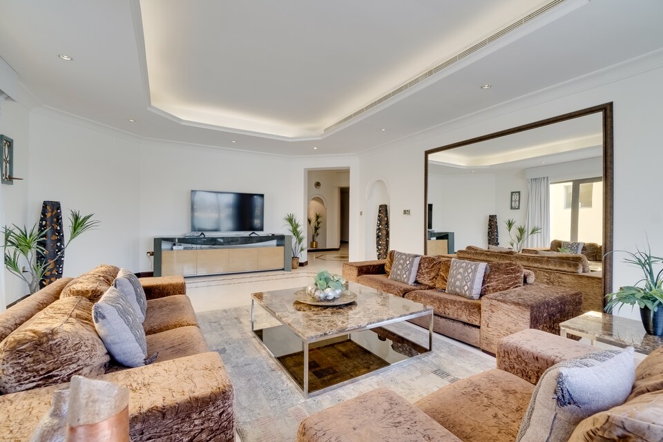 OYO 268 Home Building 6, Palm Marina Residence 2BHK, Jumeirah Beach Residence Dubai, Dubai