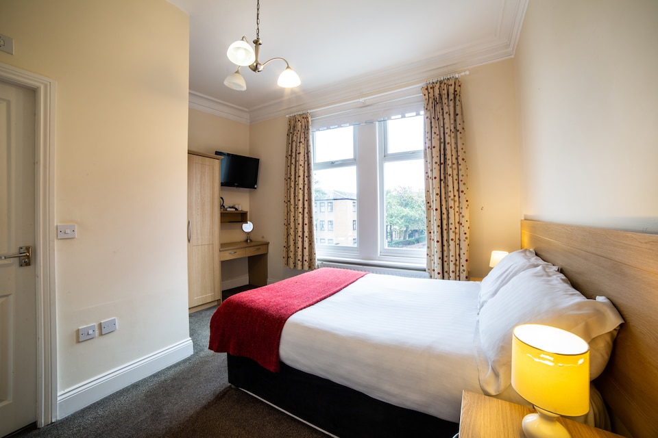 The Douglas Hotel, Hartlepool (Scotland), Hartlepool