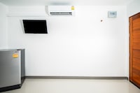 OYO 295 Salamat Bangtao