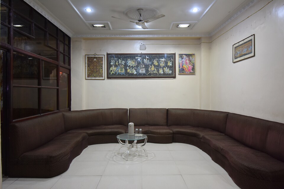 OYO 49863 Hotel Ambassador, Lashkar, Gwalior