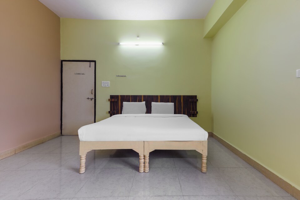 SPOT ON 49880 Guna Palace , Guna, Guna