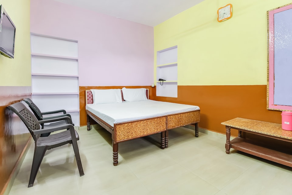 SPOT ON 49885 Om Hotel Salotri, Karauli, Karauli