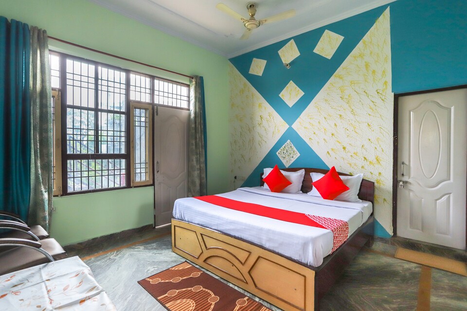 OYO 49911 Foodies, Mandi, Mandi